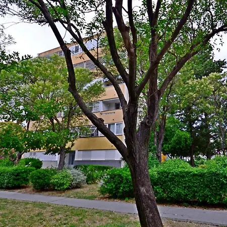 公寓 Spacious Neven Near Center, With Two Ac Units 斯普利特