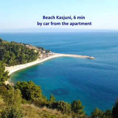 公寓 Spacious Neven Near Center, With Two Ac Units