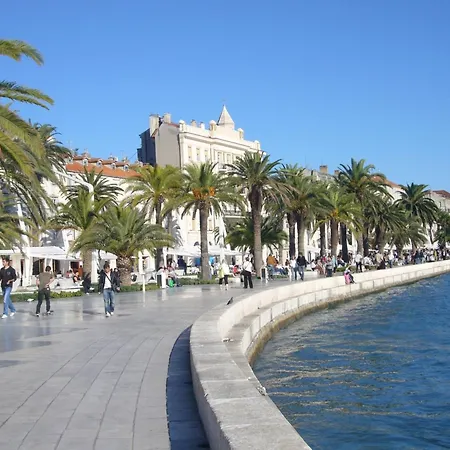 Spacious Neven Near Center, With Two Ac Units * 斯普利特