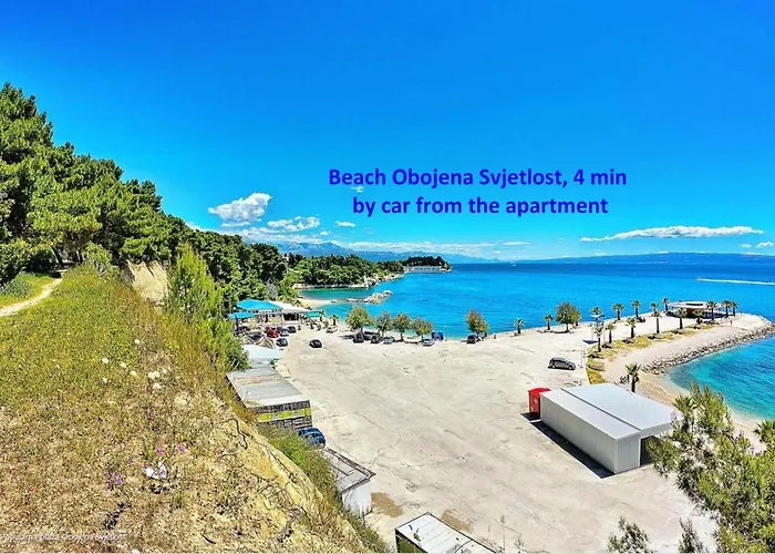 Spacious Neven Near Center, With Two Ac Units