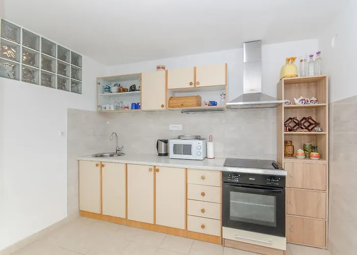 Apartamento Spacious Neven Near Center, With Two Ac Units *