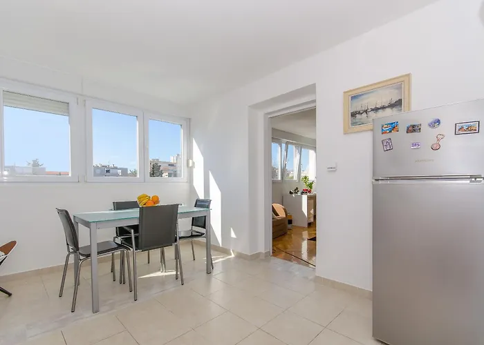 Apartamento Spacious Neven Near Center, With Two Ac Units Split