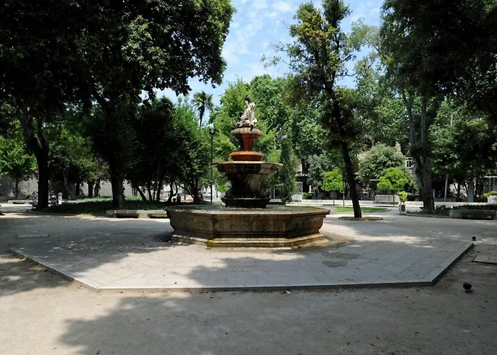 Spacious Neven Near Center, With Two Ac Units Apartamento