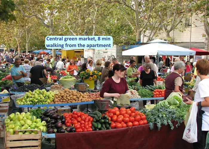 Spacious Neven Near Center, With Two Ac Units *