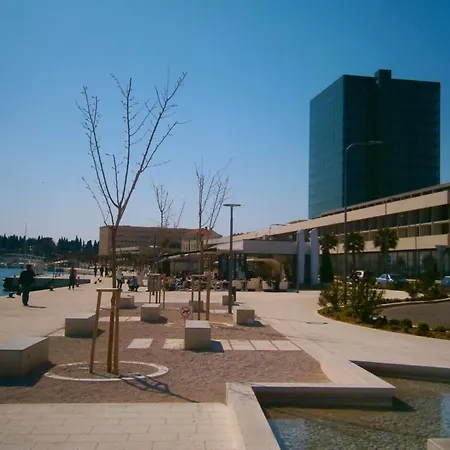 Apartamento Spacious Neven Near Center, With Two Ac Units *