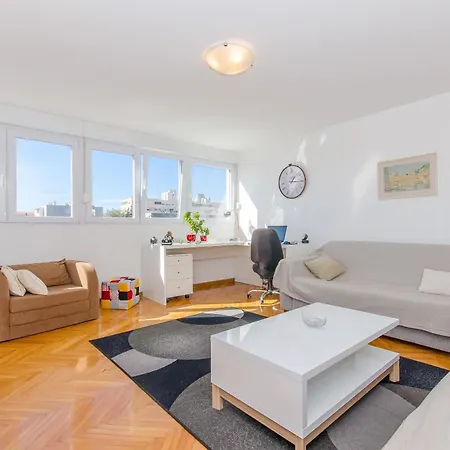 Spacious Neven Near Center, With Two Ac Units Spalato