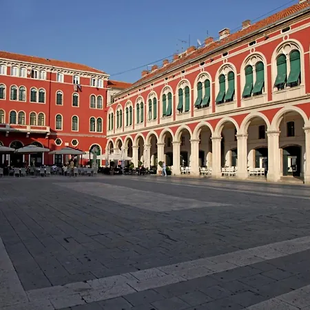 Appartamento Spacious Neven Near Center, With Two Ac Units Spalato